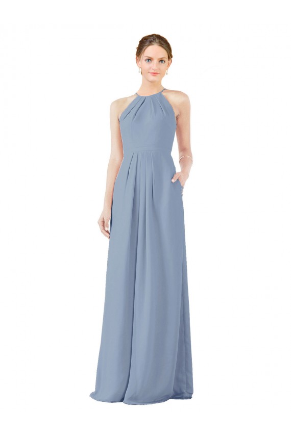 Fournisseurs de Bleu poussiéreux Fourreau Licou Col Haut Mousseline Longue Robes demoiselle d'honneur